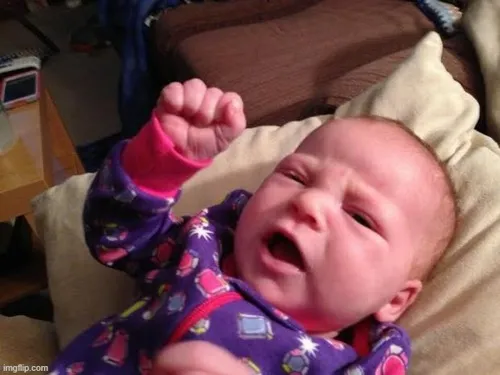 Ảnh meme bền chí mô tả hành động không buông xuôi trước thất bại