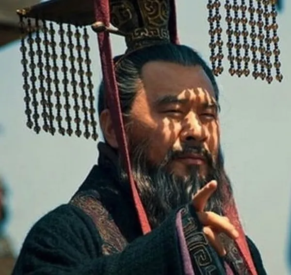 Meme hài biểu cảm “ta đã biết trước” trong ánh nhìn trầm.