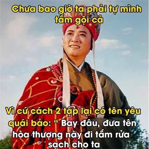 Meme troll Sa Tăng nhìn đời qua tách trà.