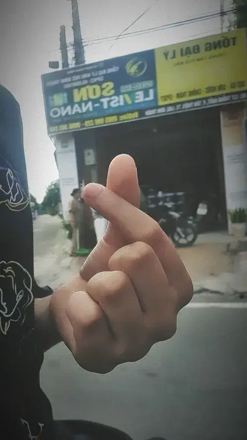 Meme chế thả tim trong comment đầy ngọt ngào