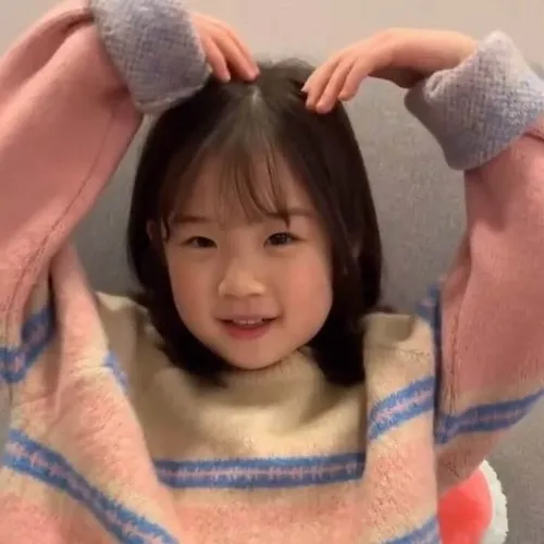 Khi mạng xã hội quá khô khan, hãy gửi một chiếc meme bắn tim để sưởi ấm