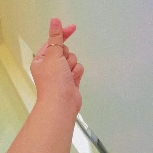 Meme tình yêu phát tim nhẹ nhàng nhưng duyên