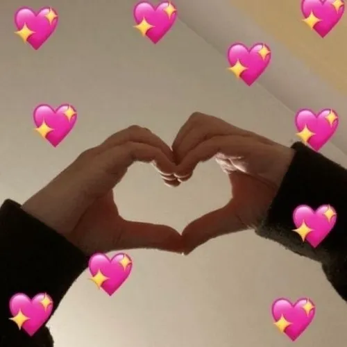 Hình chế meme vui bàn tay bắn tim lung linh