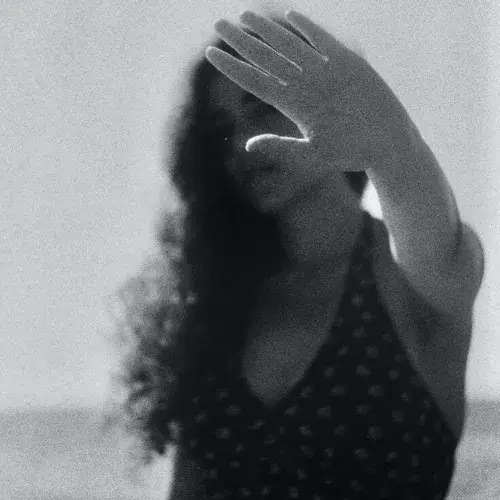 Meme hài từ chối thể hiện gương mặt lạnh cùng nụ cười gượng