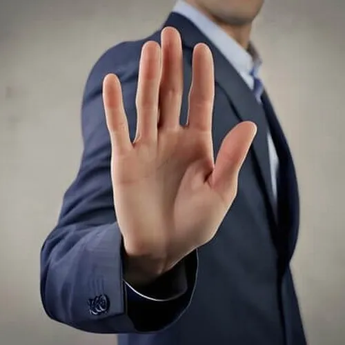 Ảnh vui đồng nghiệp cười trừ khi bị nhờ vả ngoài giờ