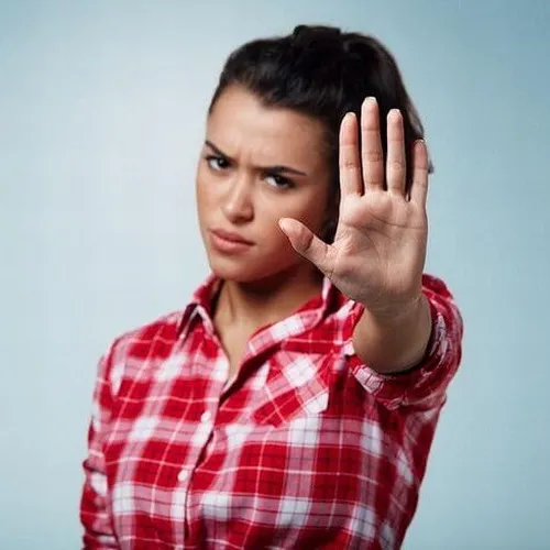 Meme từ chối: giữa hài hước và cảm xúc thật long