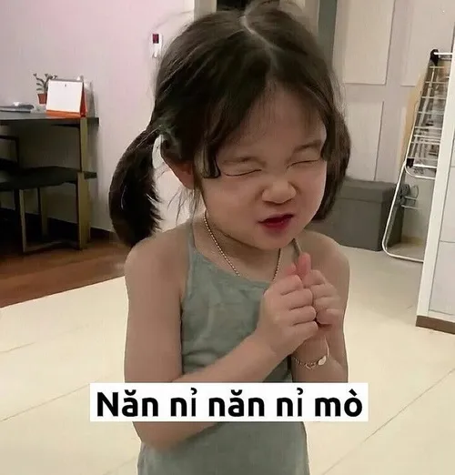 30 Ảnh chế biểu cảm nhẹ nhàng, khẽ nhún vai thể hiện sự hối lỗi.