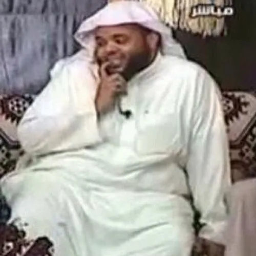 Meme vui quê độ với cúi mặt tránh camera dễ thương