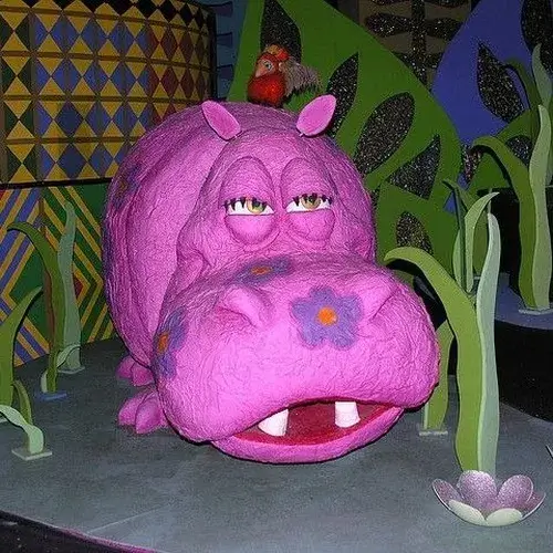 Cười xỉu với loạt ảnh chế hà mã troll không lối thoát